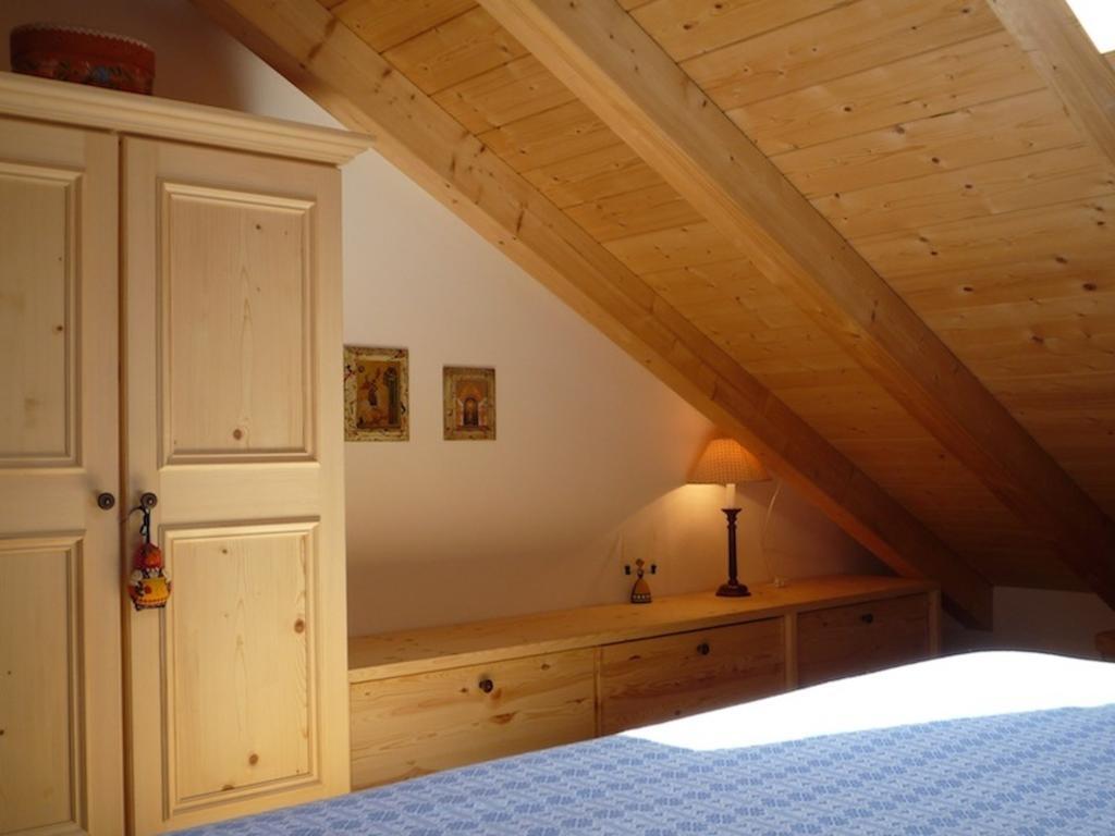 Mansarda Dolomiti Appartement Rasun di Sopra Kamer foto
