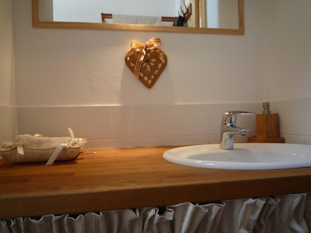 Mansarda Dolomiti Appartement Rasun di Sopra Kamer foto