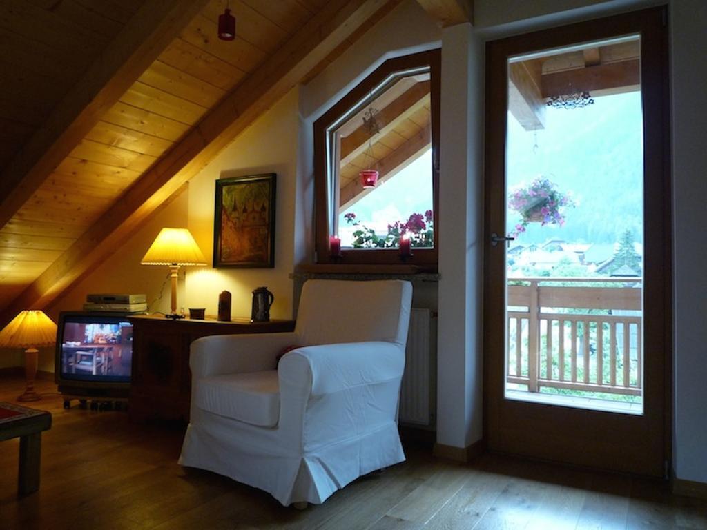 Mansarda Dolomiti Appartement Rasun di Sopra Kamer foto